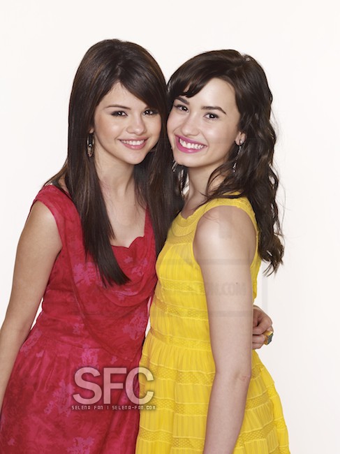 Published January 13 2010 at 487 650 in Selena Gomez Photoshoot with Demi